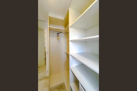 Apartamento para alugar com 120m², 2 quartos e 2 vagasCloset Quarto 2
