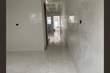 Casa à venda com 3 quartos, 106m² em Jardim Sabara, São Paulo