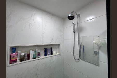 Casa de condomínio à venda com 300m², 4 quartos e 2 vagasSuíte 3 - Banheiro