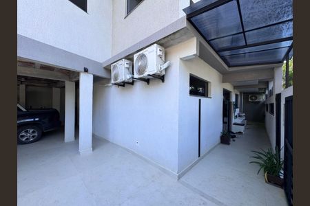 Casa de condomínio à venda com 300m², 4 quartos e 2 vagasÁrea externa