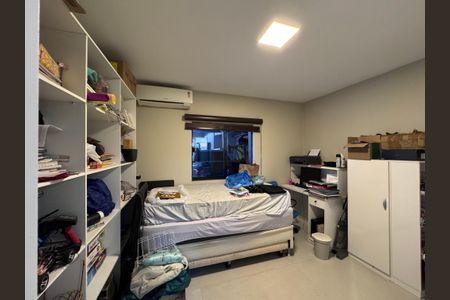 Casa de condomínio à venda com 300m², 4 quartos e 2 vagasSuíte 4