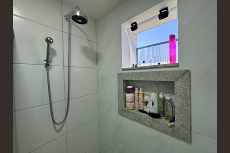 Casa de condomínio à venda com 300m², 4 quartos e 2 vagasSuíte 1 - Banheiro