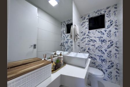 Casa de condomínio à venda com 300m², 4 quartos e 2 vagasLavabo