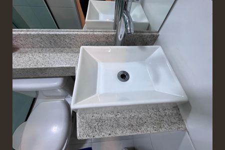 Casa de condomínio à venda com 300m², 4 quartos e 2 vagasSuíte 4 - Banheiro