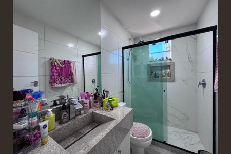 Casa de condomínio à venda com 300m², 4 quartos e 2 vagasSuíte 2 - Banheiro