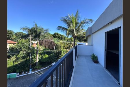 Casa de condomínio à venda com 300m², 4 quartos e 2 vagasÁrea externa