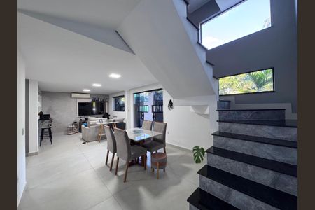 Sala de casa de condomínio à venda com 4 quartos, 300m² em Vargem Grande, Rio de Janeiro