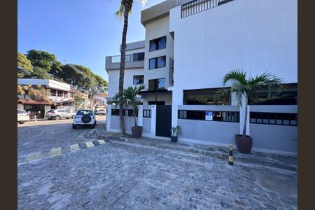 Casa de condomínio à venda com 300m², 4 quartos e 2 vagasFachada