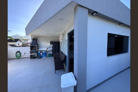 Casa de condomínio à venda com 300m², 4 quartos e 2 vagasÁrea externa
