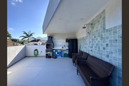 Casa de condomínio à venda com 300m², 4 quartos e 2 vagasÁrea externa