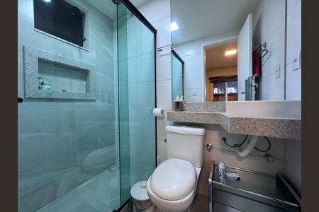 Casa de condomínio à venda com 300m², 4 quartos e 2 vagasSuíte 4 - Banheiro