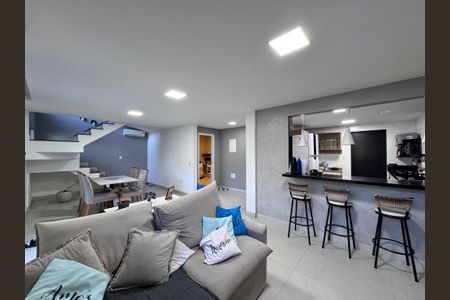 Sala de casa de condomínio à venda com 4 quartos, 300m² em Vargem Grande, Rio de Janeiro