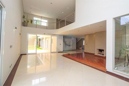 Casa à venda com 4 quartos, 525m² em Interlagos, São Paulo