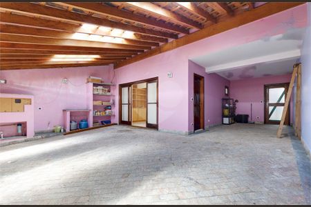 Casa à venda com 188m², 3 quartos e 3 vagas