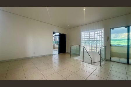 Apartamento à venda com 242m², 5 quartos e 3 vagas Apartamento à venda com 242m², 5 quartos e 3 vagasSala 2