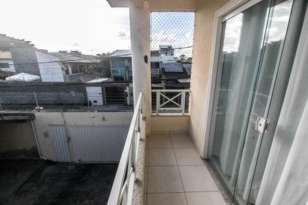 Casa de condomínio para alugar com 128m², 4 quartos e 2 vagas Casa de condomínio para alugar com 128m², 4 quartos e 2 vagasVaranda do Quarto 2