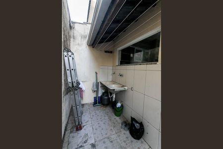 Casa de condomínio para alugar com 128m², 4 quartos e 2 vagas Casa de condomínio para alugar com 128m², 4 quartos e 2 vagasÁrea de Serviço