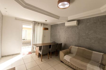 Casa de condomínio para alugar com 128m², 4 quartos e 2 vagas Casa de condomínio para alugar com 128m², 4 quartos e 2 vagasSala