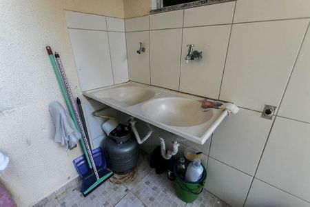 Casa de condomínio para alugar com 128m², 4 quartos e 2 vagas Casa de condomínio para alugar com 128m², 4 quartos e 2 vagasÁrea de Serviço