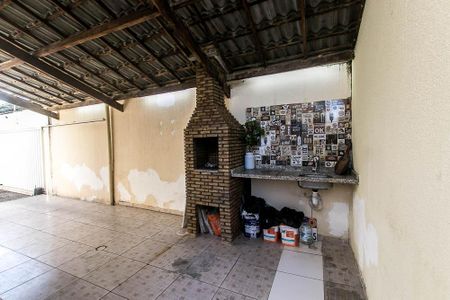 Casa de condomínio para alugar com 128m², 4 quartos e 2 vagas Casa de condomínio para alugar com 128m², 4 quartos e 2 vagasÁrea comum - Churrasqueira + Garagem