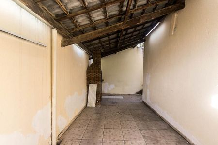 Casa de condomínio para alugar com 128m², 4 quartos e 2 vagas Casa de condomínio para alugar com 128m², 4 quartos e 2 vagasÁrea comum - Churrasqueira + Garagem