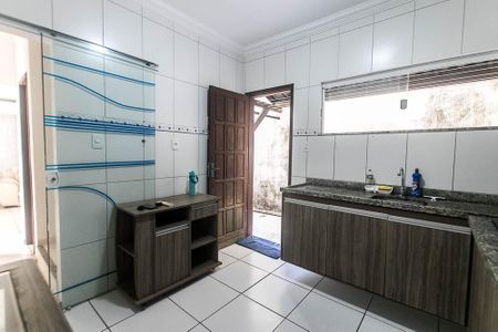 Casa de condomínio para alugar com 128m², 4 quartos e 2 vagas Casa de condomínio para alugar com 128m², 4 quartos e 2 vagasCozinha