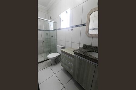 Casa de condomínio para alugar com 128m², 4 quartos e 2 vagas Casa de condomínio para alugar com 128m², 4 quartos e 2 vagasBanheiro do Quarto 2