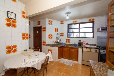 Apartamento à venda com 180m², 4 quartos e 2 vagasCOZINHA