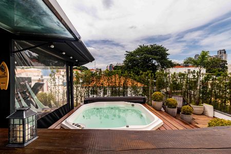 Casa à venda com 400m², 3 quartos e 4 vagas Casa à venda com 400m², 3 quartos e 4 vagasRooftop