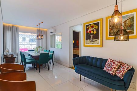 Sala de casa à venda com 3 quartos, 400m² em Alto de Pinheiros, São Paulo