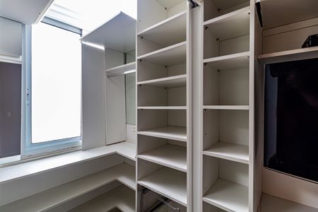 Casa à venda com 400m², 3 quartos e 4 vagas Casa à venda com 400m², 3 quartos e 4 vagasSuite 02 - Closet