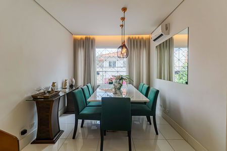 Sala de casa à venda com 3 quartos, 400m² em Alto de Pinheiros, São Paulo