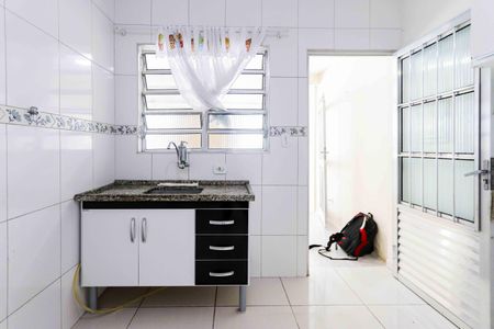 Cozinha de casa para alugar com 1 quarto, 45m² em Jardim Raposo Tavares, São Paulo
