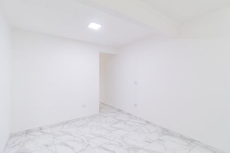 Sala de casa para alugar com 2 quartos, 125m² em Jardim Tonato, Carapicuíba