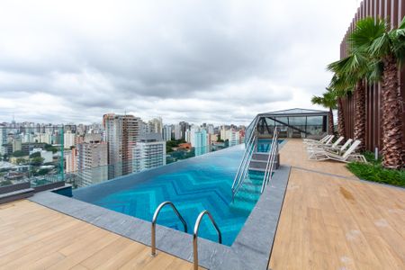 Apartamento para alugar com 65m², 2 quartos e 2 vagasÁrea comum - Piscina