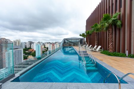 Apartamento para alugar com 65m², 2 quartos e 2 vagasÁrea comum - Piscina