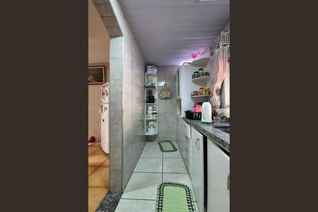 Casa à venda com 130m², 3 quartos e 2 vagasCozinha 