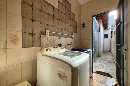 Casa à venda com 130m², 3 quartos e 2 vagasÁrea de Serviço