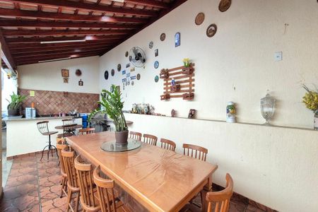 Casa à venda com 130m², 3 quartos e 2 vagasÁrea gourmet