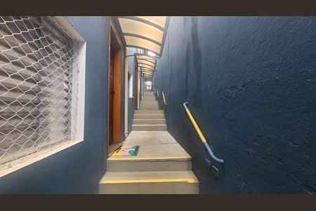 Casa de condomínio para alugar com 60m², 2 quartos e sem vagaEscada