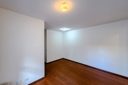 Apartamento para alugar com 85m², 3 quartos e 1 vaga Apartamento para alugar com 85m², 3 quartos e 1 vagaSala