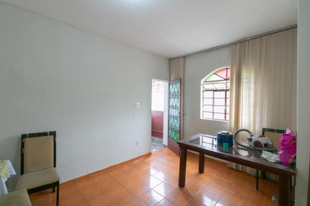 Casa para alugar com 95m², 3 quartos e sem vaga