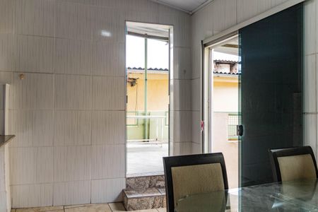 Casa para alugar com 95m², 3 quartos e 2 vagasCozinha