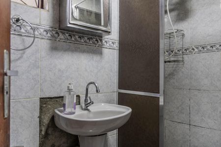 Casa para alugar com 95m², 3 quartos e 2 vagasBanheiro Social