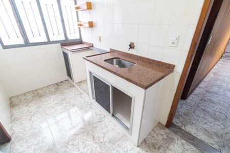 Casa para alugar com 346m², 3 quartos e 3 vagas Casa para alugar com 346m², 3 quartos e 3 vagasCozinha e Área de Serviço