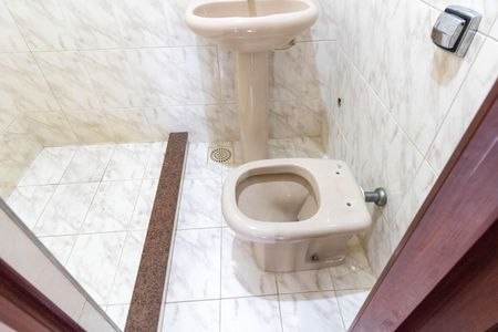 Casa para alugar com 346m², 3 quartos e 3 vagas Casa para alugar com 346m², 3 quartos e 3 vagasBanheiro Social