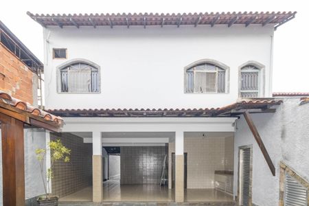 Casa para alugar com 346m², 3 quartos e 3 vagas Casa para alugar com 346m², 3 quartos e 3 vagasÁrea externa Casa 1