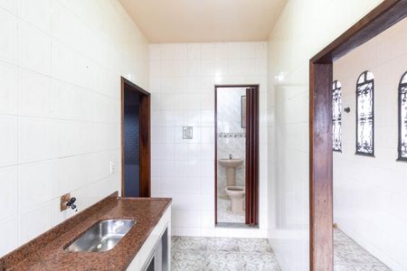 Casa para alugar com 346m², 3 quartos e 3 vagas Casa para alugar com 346m², 3 quartos e 3 vagasCozinha e Área de Serviço