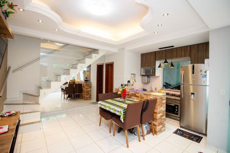 Sala de casa à venda com 3 quartos, 140m² em Sapucaia Ii, Contagem