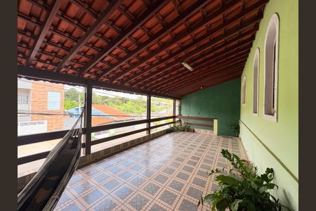 Casa à venda com 248m², 3 quartos e 3 vagasVaranda